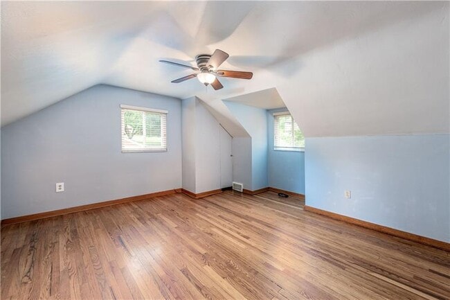 Building Photo - 1431 Lakeside Dr