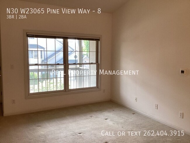 Building Photo - N30 W23065 Pine View Way-8
