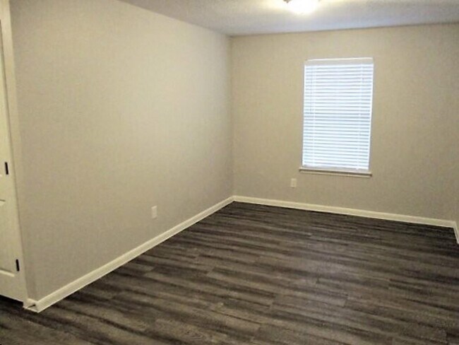 Building Photo - 16130 Speyburn Ct