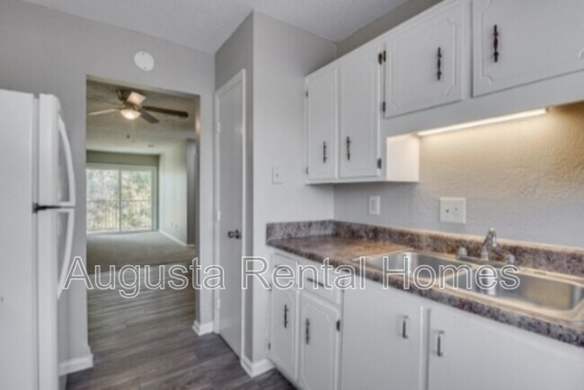 Building Photo - 2814C Thomas Lane