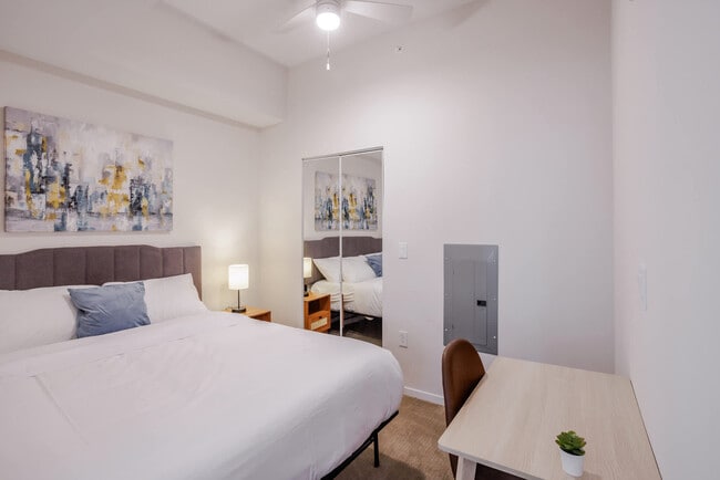 Building Photo - 9-JAN-JAN E 4th St