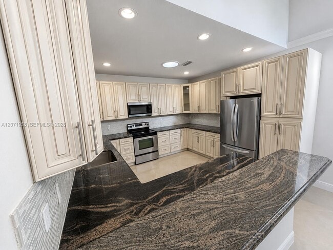 Building Photo - 8142 Silver Palm Ct