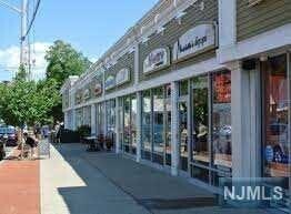 Building Photo - 205 W Main St