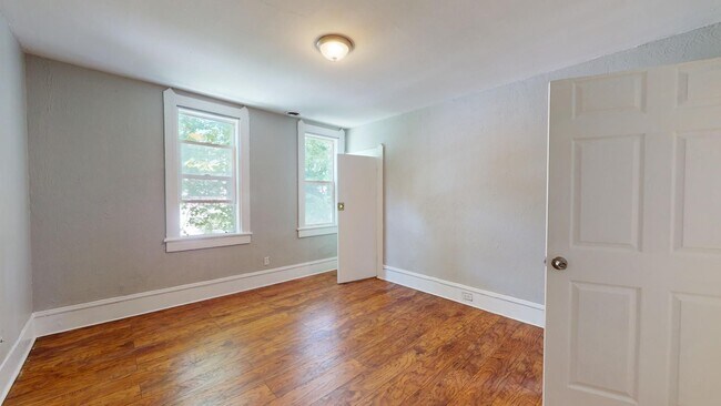 Building Photo - 3347 Seymour Ave