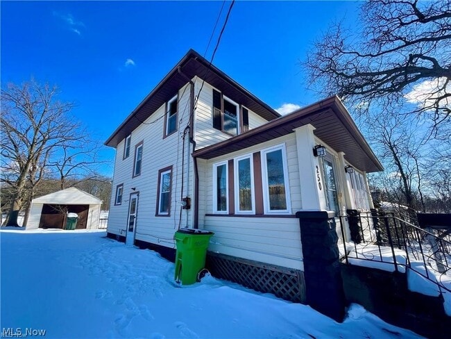 Building Photo - 250 Center Rd