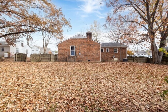 Building Photo - 2824 Guyana Dr