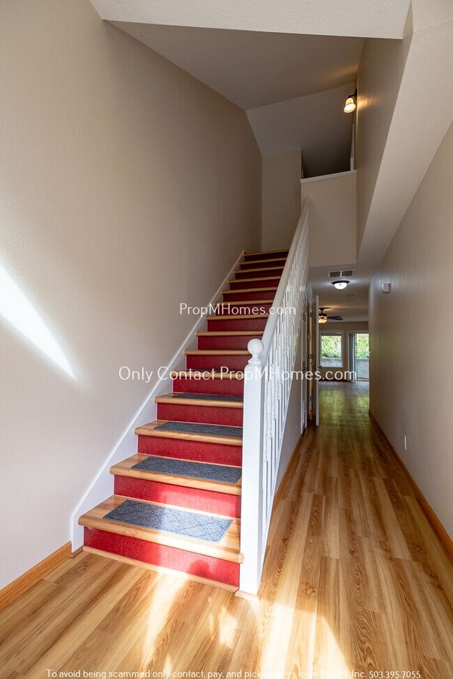 Building Photo - Open-Concept Living with Easy Portland Com...