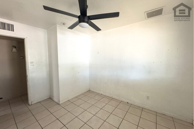 Building Photo - 4Bed/2Bath House at Glendale Ave/19th Ave! Ready for Immediate Move-In! – RV GATE! NO HOA!