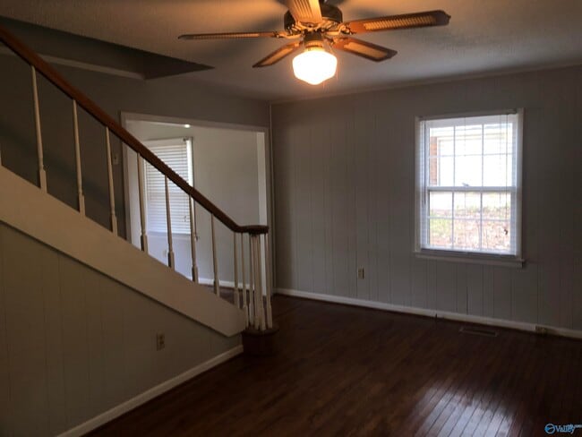 Building Photo - 5642 Chickasaw Dr
