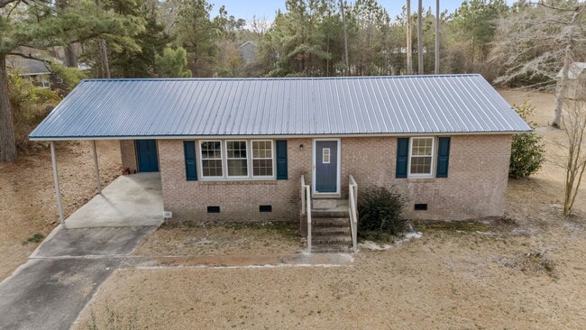 Building Photo - 904 Jennifer Ln