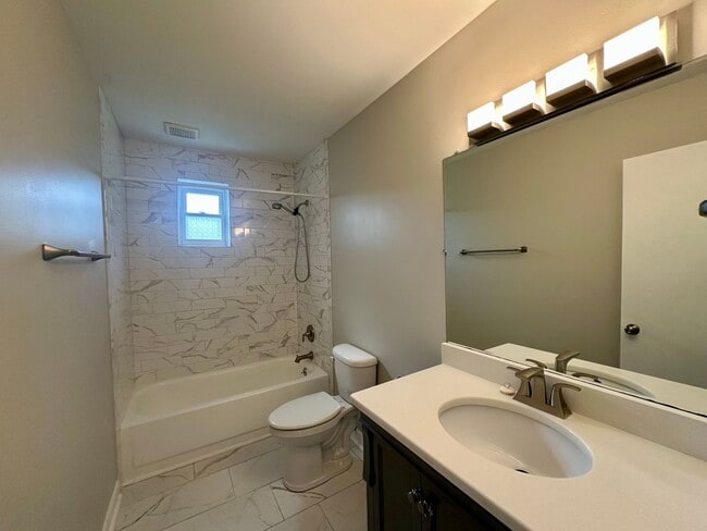Building Photo - SEAGATE VILLAGE - Located off Greenville A...
