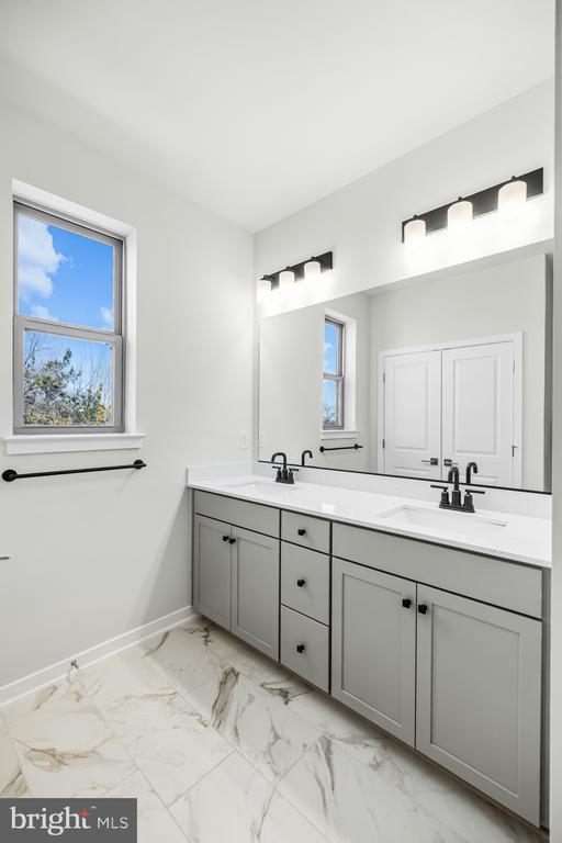 Building Photo - 6236 Folly Ln