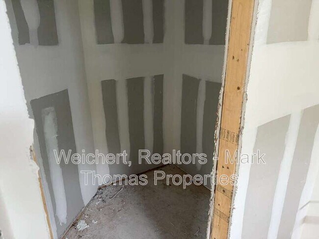 Building Photo - 1203 Fern St