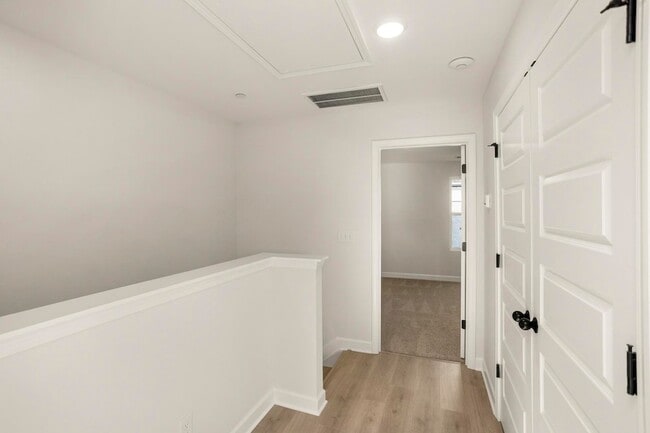 Building Photo - 505 Tappan Private Ln