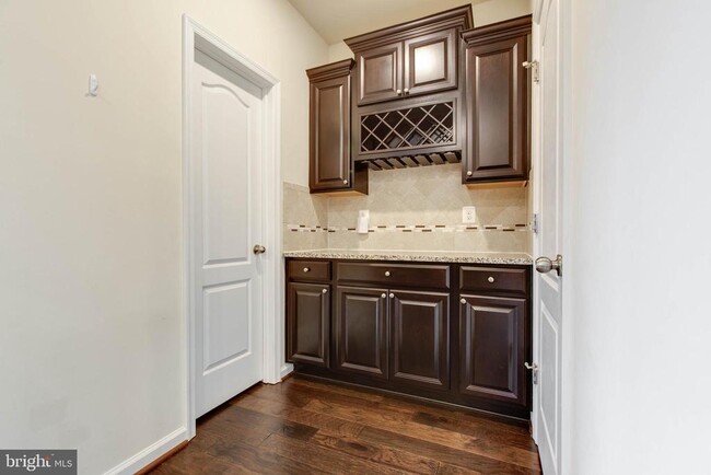 Building Photo - 7048 Foxton Way