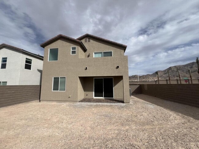 Building Photo - 2825 Overlook Brk St