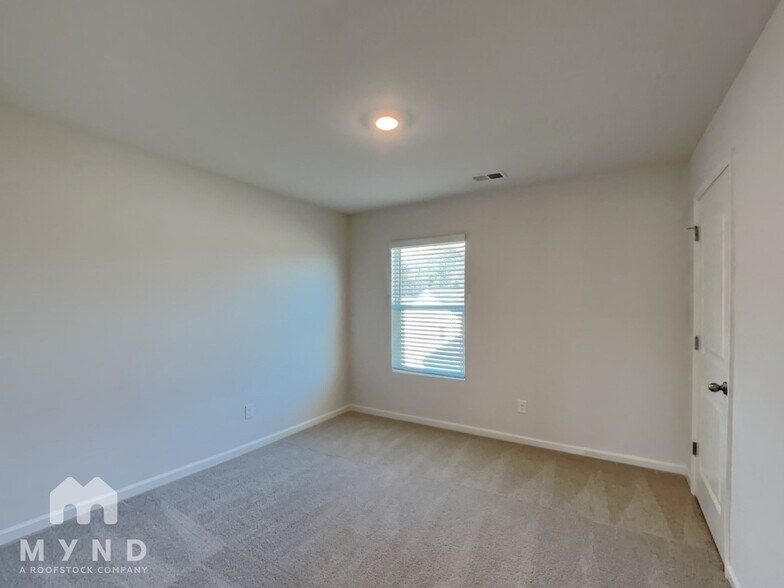 Building Photo - 8286 Middlebrook Dr