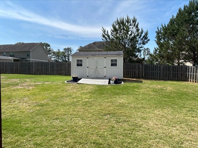 Building Photo - Beautiful Home Midland