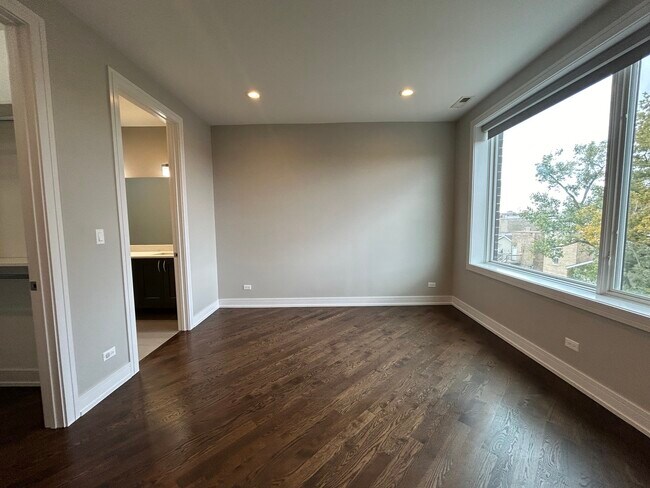 Building Photo - 2303 W Wilcox St