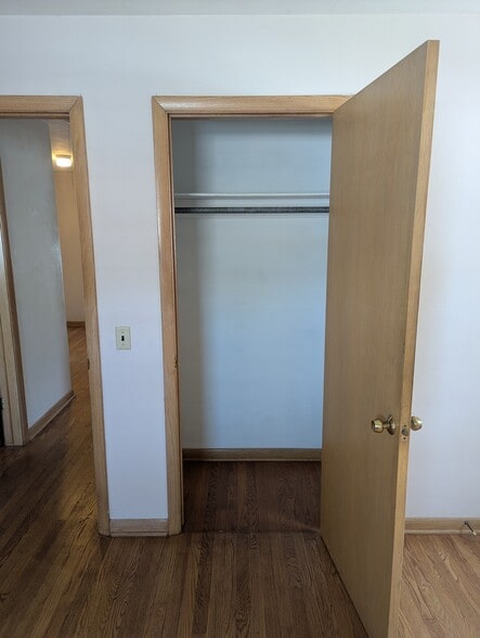 Building Photo - 930 S Brooks St