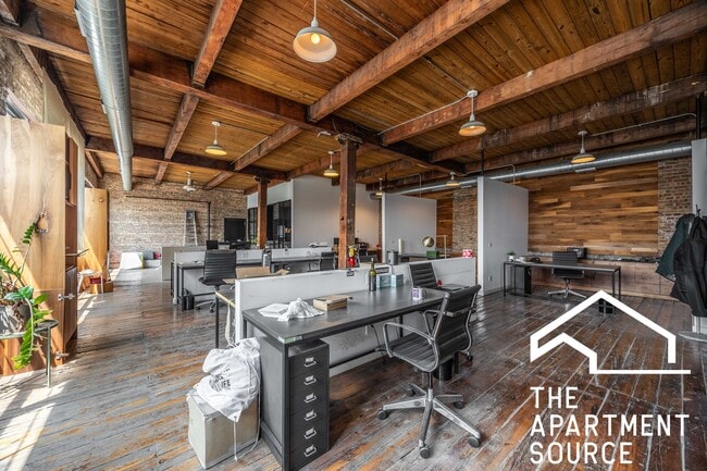 Building Photo - 3124 W Carroll Ave