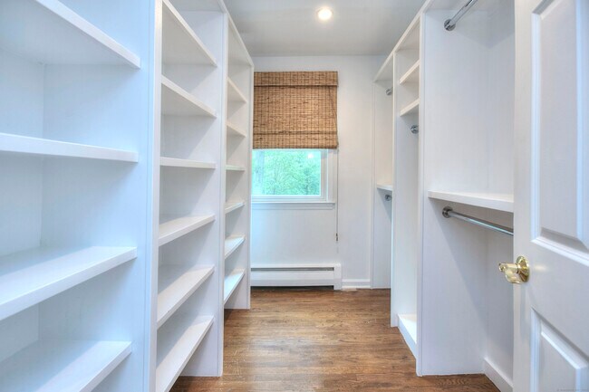 Building Photo - 11 Turkey Hill Cir