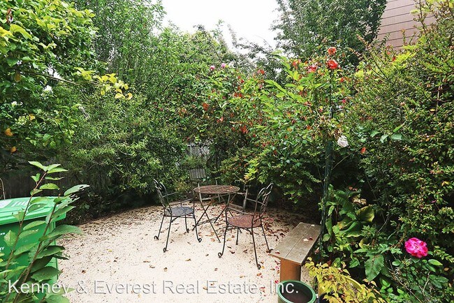 Building Photo - 3 br, 1 bath Apartment - 164A 5th Avenue