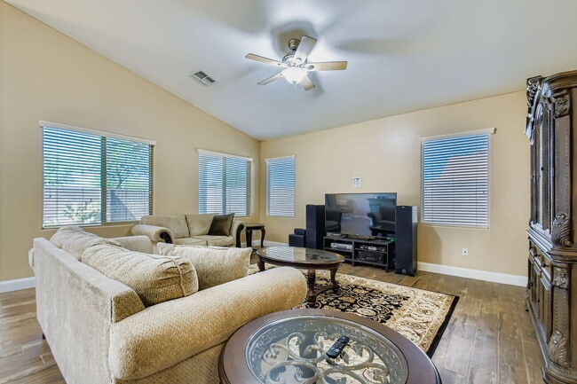 Building Photo - 46108 W Morning View Ln