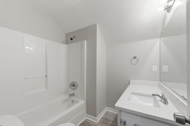 Building Photo - 1177 Arlington Ave SW