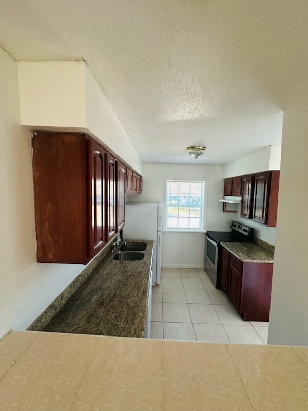Kitchen area - 4341 Idaho Ave