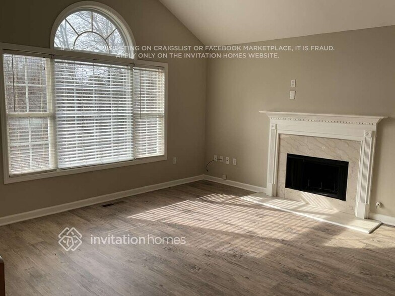 Building Photo - 9455 Pebble Creek Ct