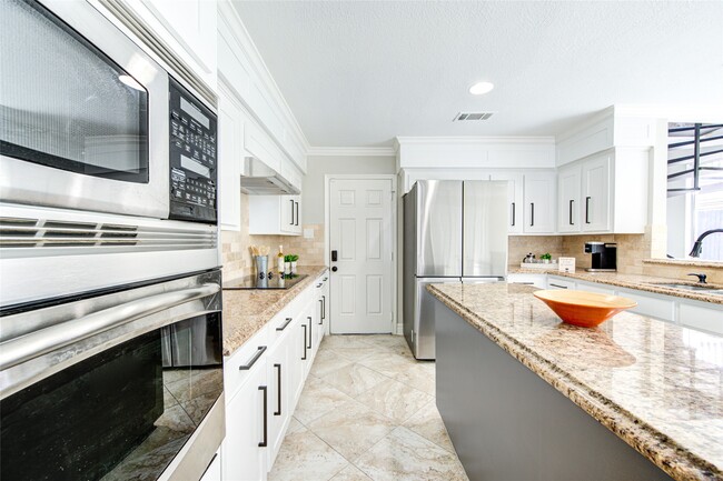 Building Photo - 1535 Hannington Dr