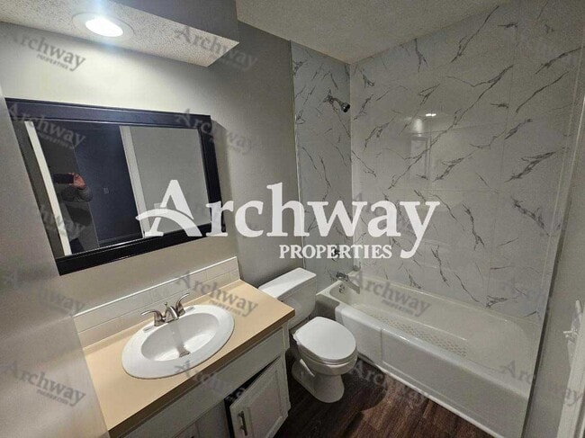 Building Photo - 1267 Petzold Dr