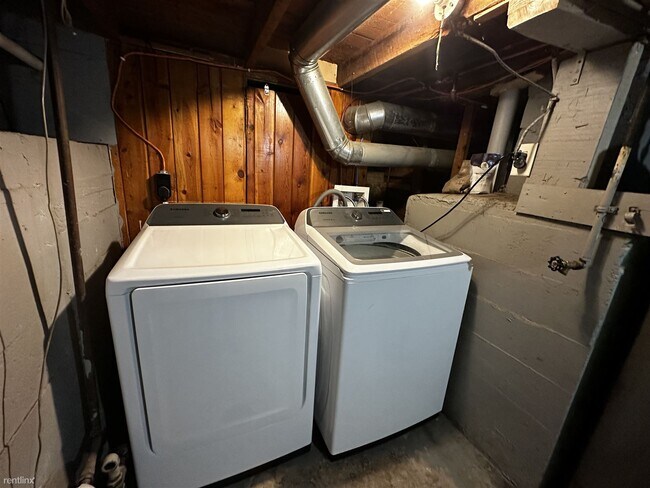 Building Photo - 2 br, 1 bath House - 2710 West Rapid Street