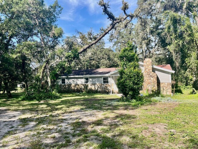 Building Photo - 3301 Diana Dr