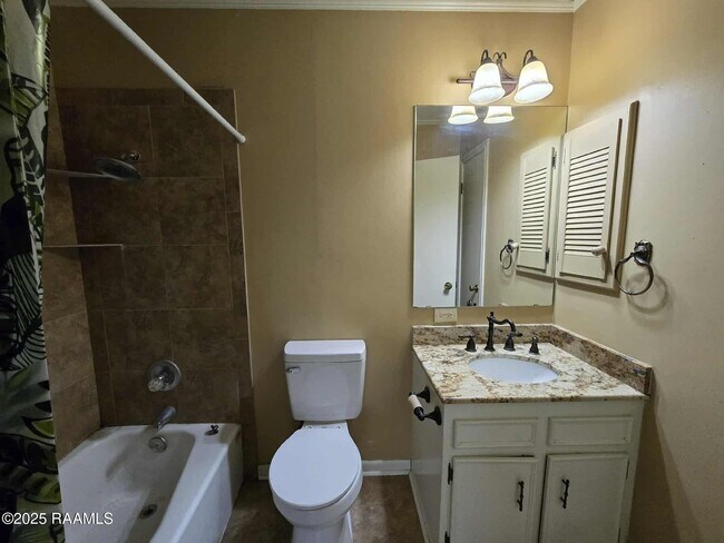 Building Photo - 216 Orgeron Dr