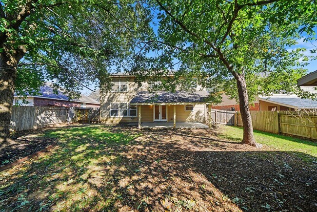 Building Photo - Beautiful 5-Bedroom Home in Schertz - Realtor Commission: $750