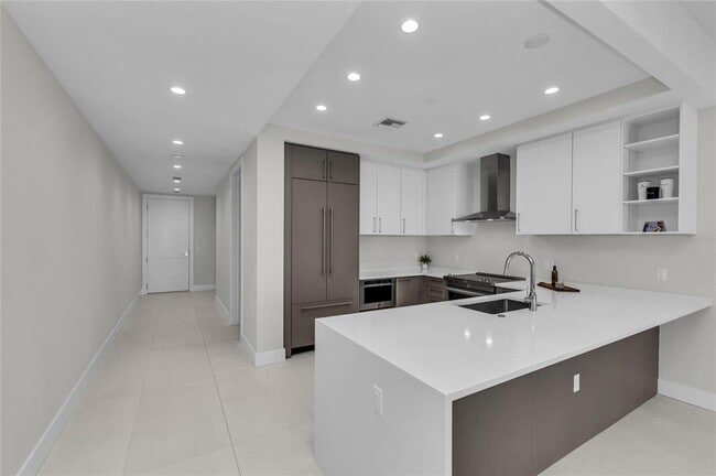 Building Photo - 275 1st Ave S