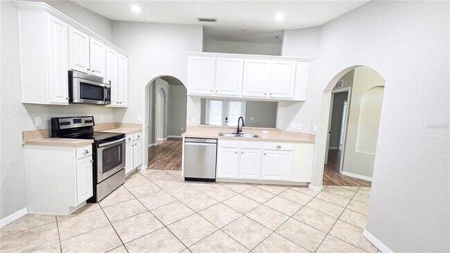 Building Photo - 3519 Kenwood Crossing