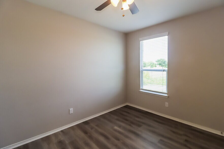 Building Photo - 368 Magma Dr