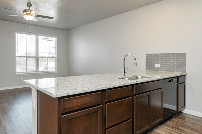 Building Photo - Spacious Townhome Available Now!