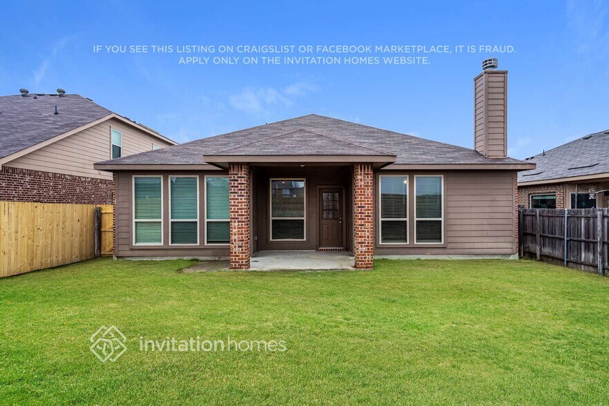 Building Photo - 3317 Tamarack Ln