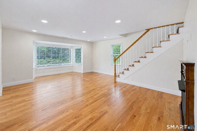 Building Photo - 47 Middle River Rd