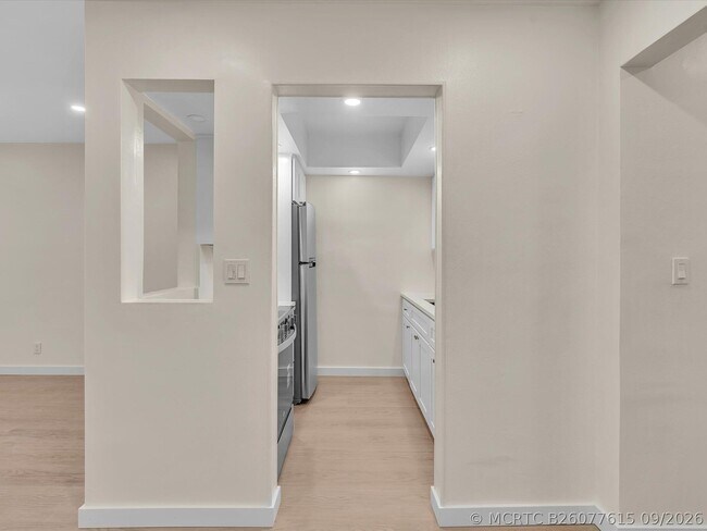 Building Photo - 2020 NE 51st Ct