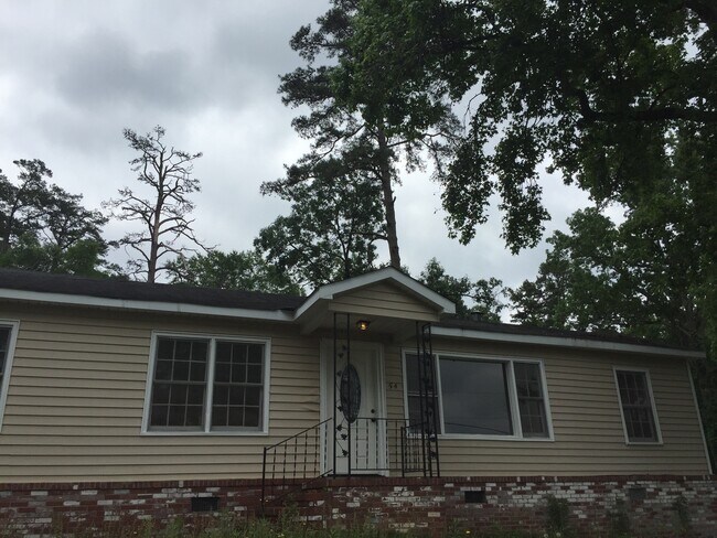 Building Photo - **ON HOLD**Near Ft. Benning/Columbus, GA 3 Bedroom / 2 Bathroom Home for Rent***
