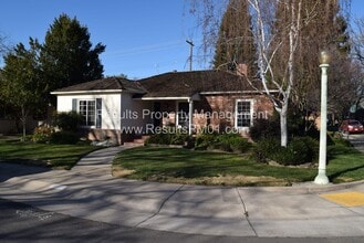 Building Photo - Beautiful 3 Bedroom in charming Land Park