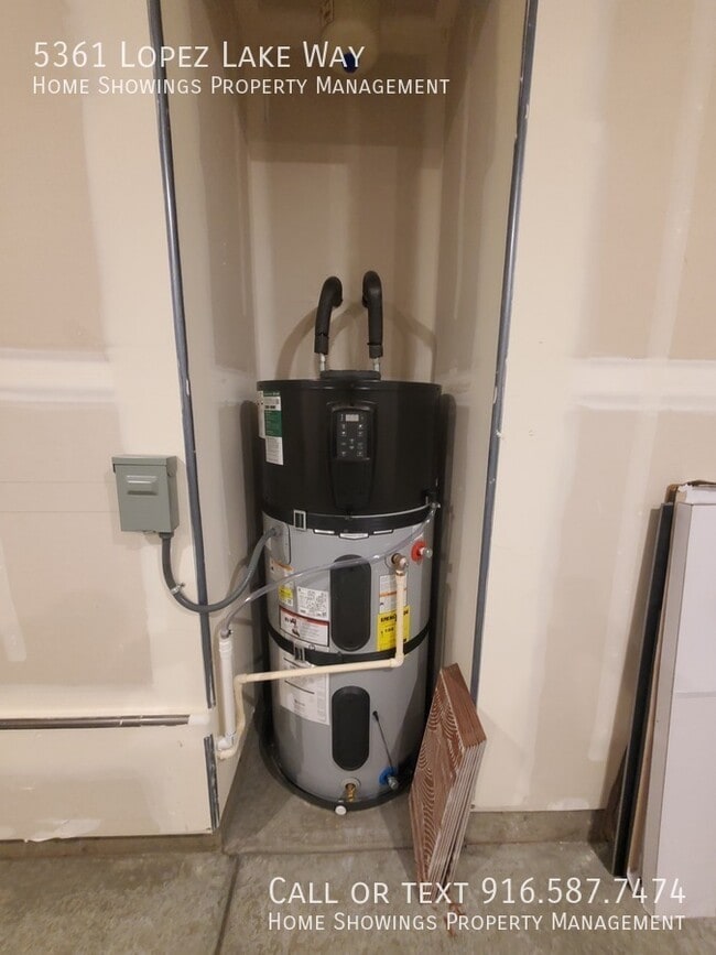 Building Photo - 5361 Lopez Lk Wy