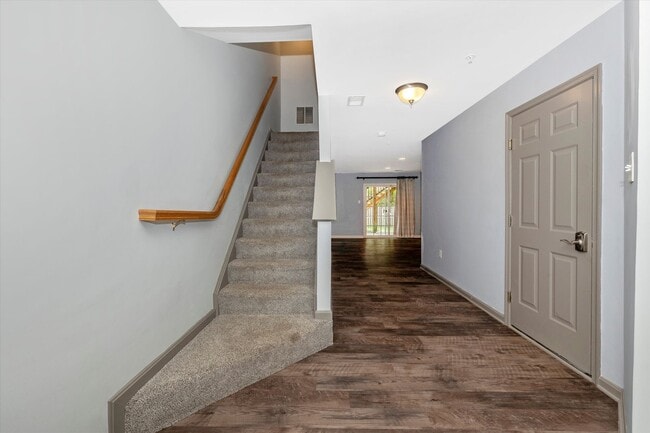 Building Photo - Twin Arch Crossing Rental