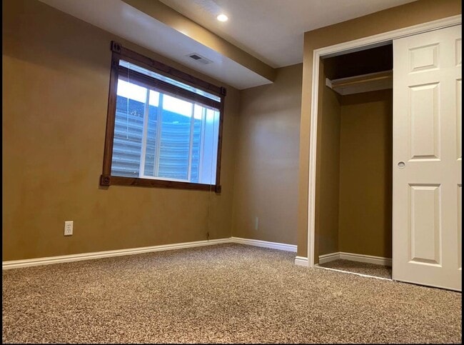 Building Photo - 6254 Dellron Dr