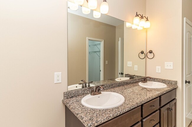 Building Photo - 103 Calabash Ct